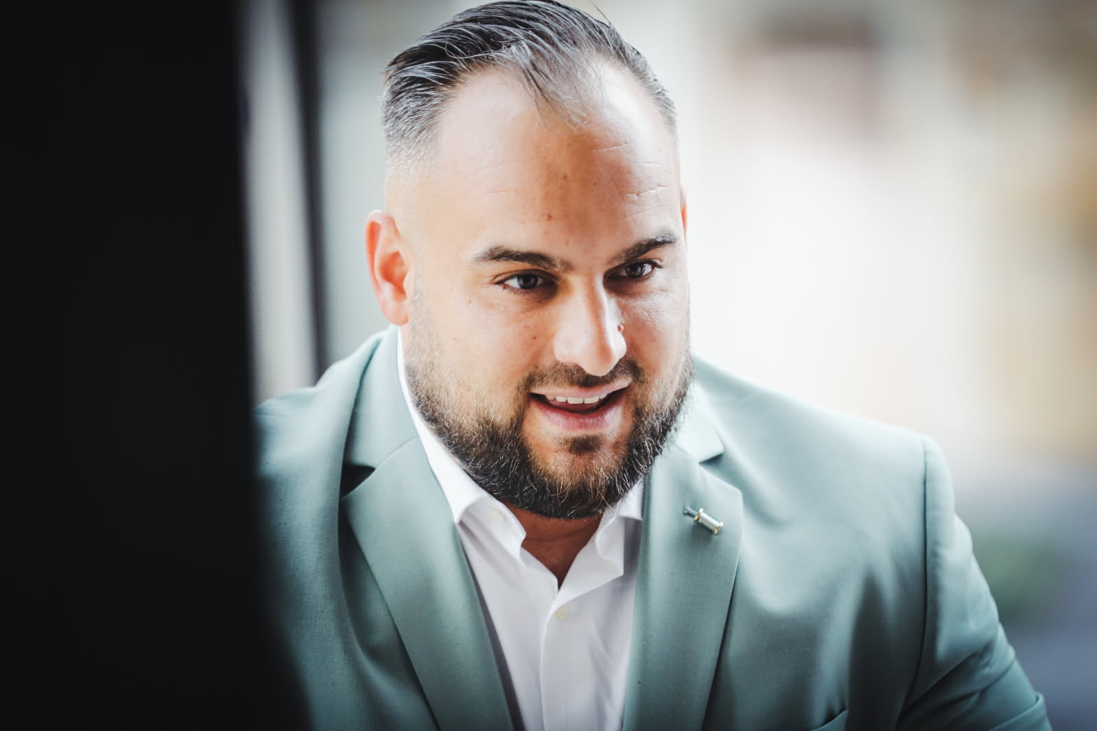 Portrait de Julien, fondateur de JDS Elec, artisan Électricien Camblanes-et-Meynac