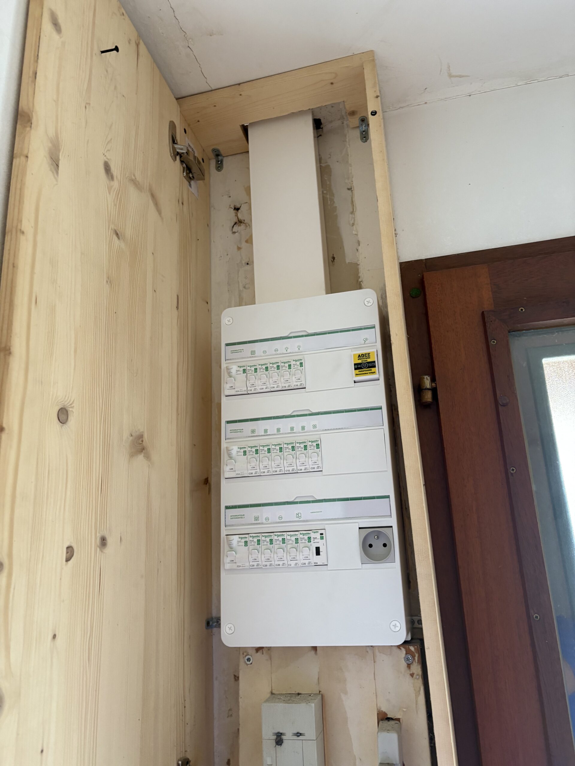 Nouveau tableau électrique aux normes installé par JDS Elec